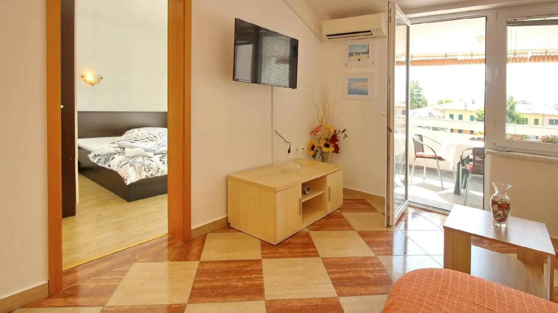 Charmante Ferienwohnung In Baska Mit Eigenem Balkon Apartment