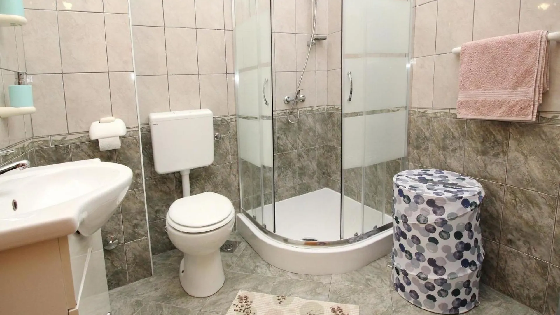 Charmante Ferienwohnung In Baska Mit Eigenem Balkon