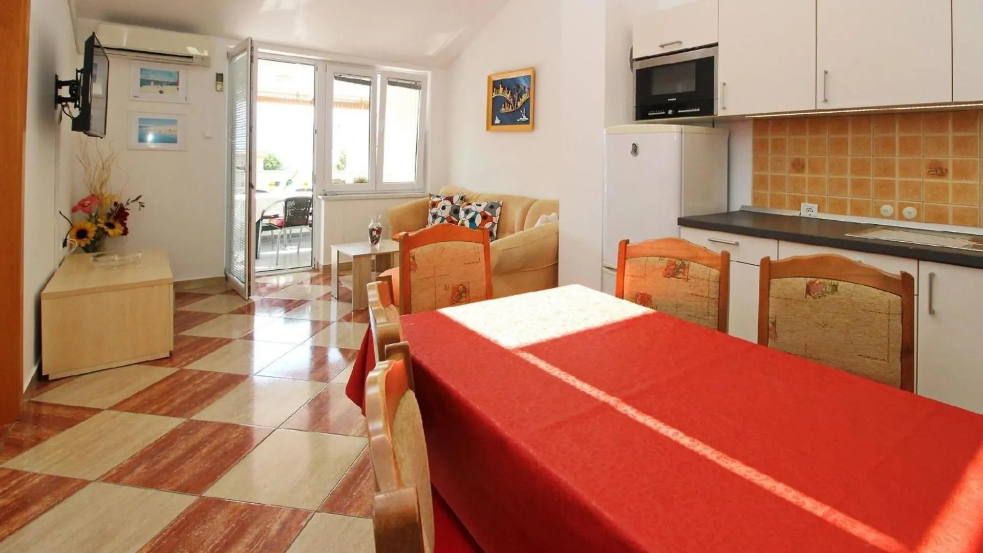 Apartment Charmante Ferienwohnung In Baska Mit Eigenem Balkon